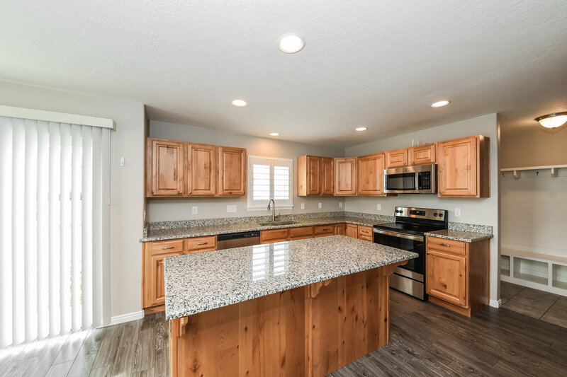2,915/Mo, 3762 S Teal Run Way South Salt Lake, UT 84119 Kitchen View 2