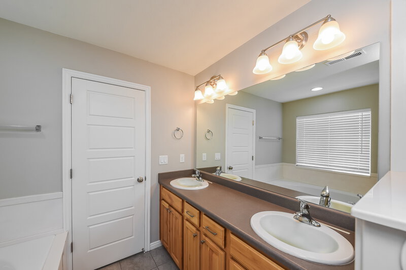 2,915/Mo, 3762 S Teal Run Way South Salt Lake, UT 84119 Main Bathroom View