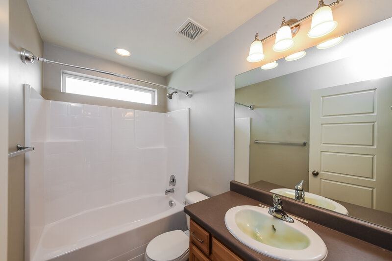 2,915/Mo, 3762 S Teal Run Way South Salt Lake, UT 84119 Bathroom View 3
