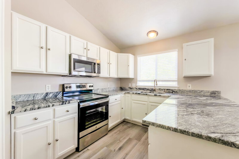 3,105/Mo, 3275 S Newmark Dr West Valley City, UT 84128 Kitchen View