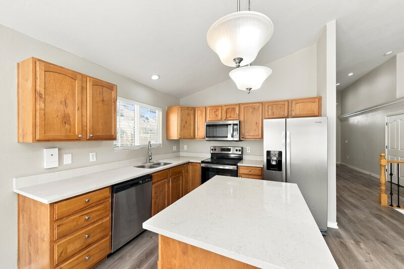 3,165/Mo, 12682 S Diamondback Dr Riverton, UT 84096 Kitchen View