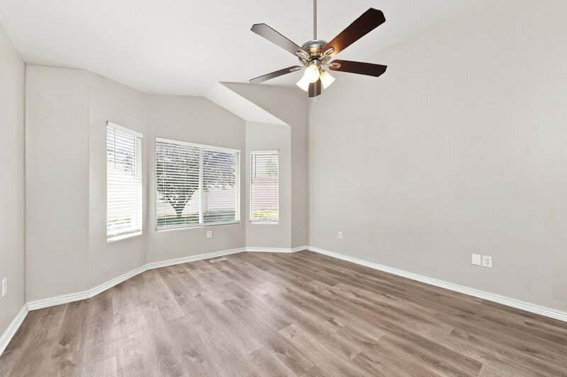 3,165/Mo, 12682 S Diamondback Dr Riverton, UT 84096 Primary Bedroom View 2