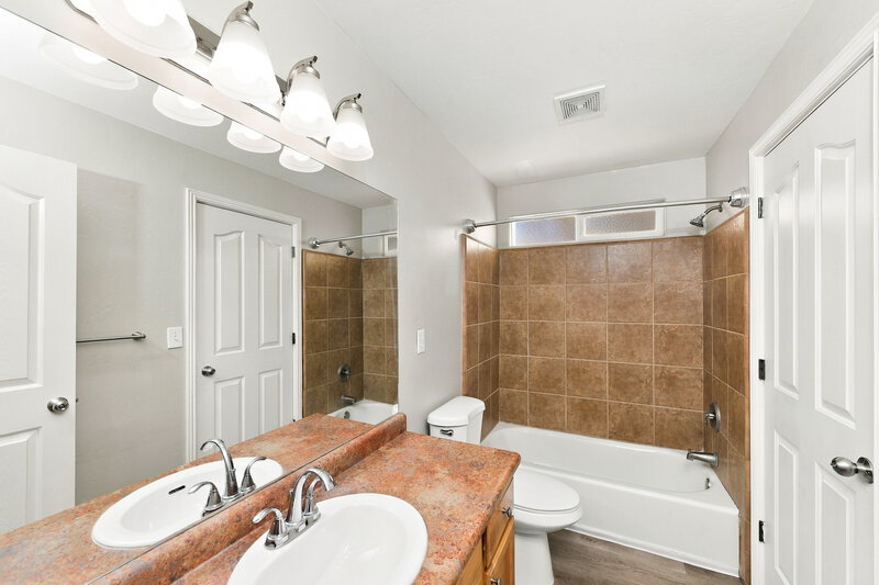 3,165/Mo, 12682 S Diamondback Dr Riverton, UT 84096 Bathroom View