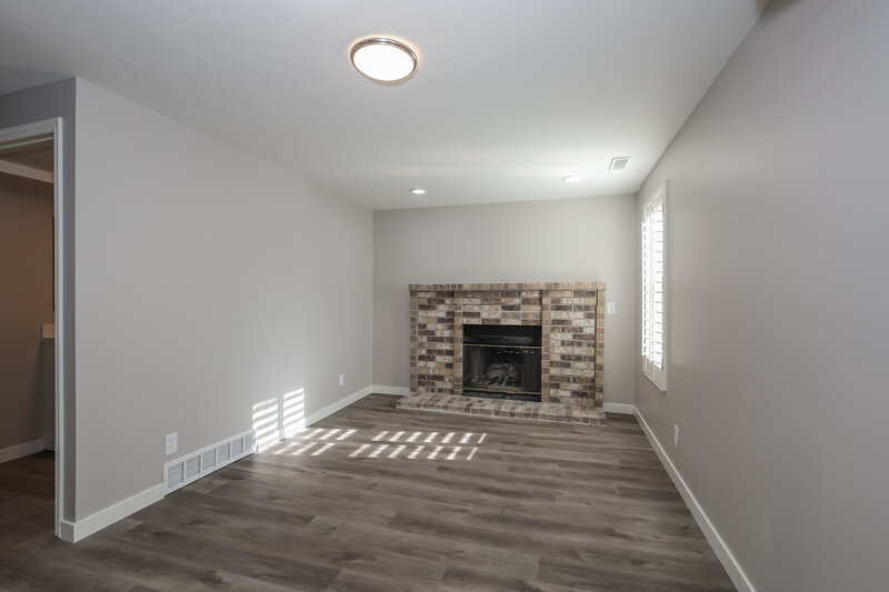 2,715/Mo, 3181 w midwest drive Taylorsville, UT 84118 Living Room View 2