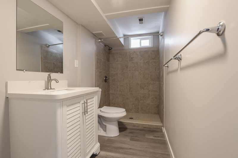 2,715/Mo, 3181 w midwest drive Taylorsville, UT 84118 Bathroom View