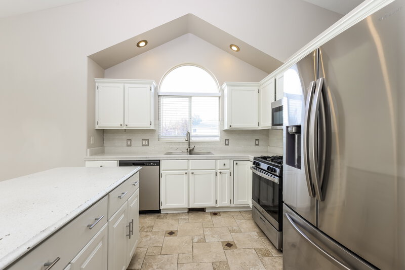 3,110/Mo, 4983 W Copper Canyon Way West Jordan, UT 84081 Kitchen View
