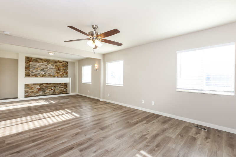 3,110/Mo, 4983 W Copper Canyon Way West Jordan, UT 84081 Family Room View 2