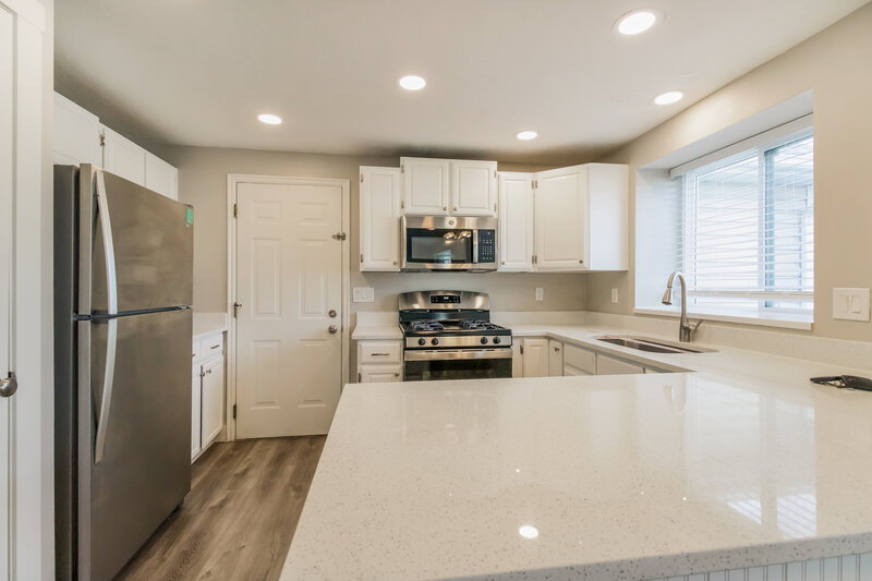 2,960/Mo, 8702 S Covewood Pl West Jordan, UT 84088 Kitchen View
