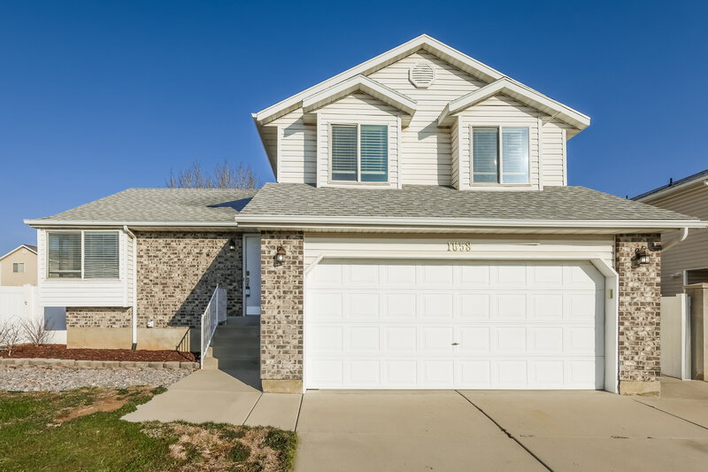 2,595/Mo, 1658 W 8430 S West Jordan, UT 84088 External View