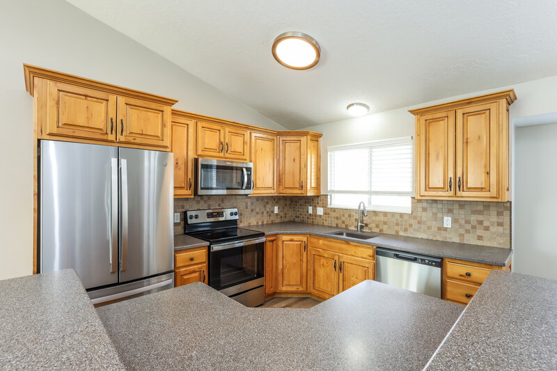 2,595/Mo, 1658 W 8430 S West Jordan, UT 84088 Misc View 4