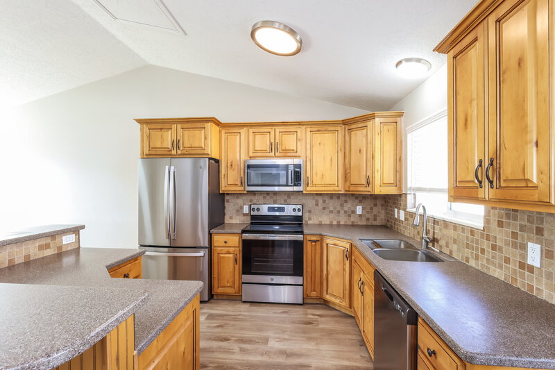 2,595/Mo, 1658 W 8430 S West Jordan, UT 84088 Misc View 5