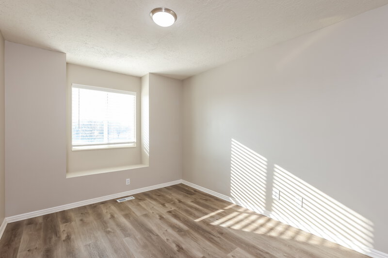 2,595/Mo, 1658 W 8430 S West Jordan, UT 84088 Misc View 12