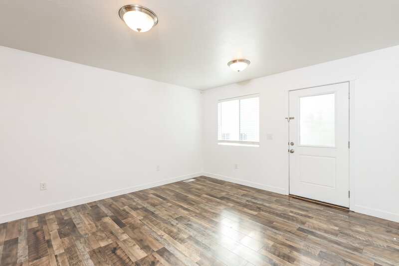 2,600/Mo, 7907 S Gaea Ct West Jordan, UT 84081 Living Room View