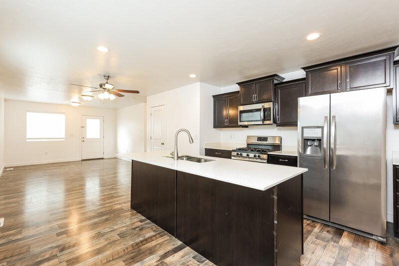 2,600/Mo, 7907 S Gaea Ct West Jordan, UT 84081 Kitchen View 3