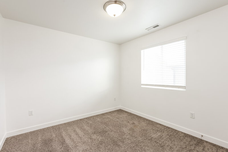 2,600/Mo, 7907 S Gaea Ct West Jordan, UT 84081 Bedroom View 2