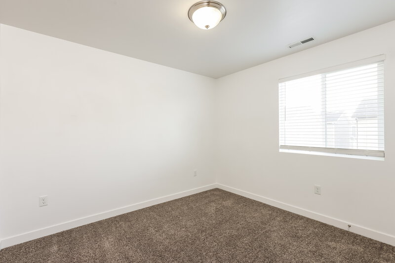 2,600/Mo, 7907 S Gaea Ct West Jordan, UT 84081 Bedroom View 3