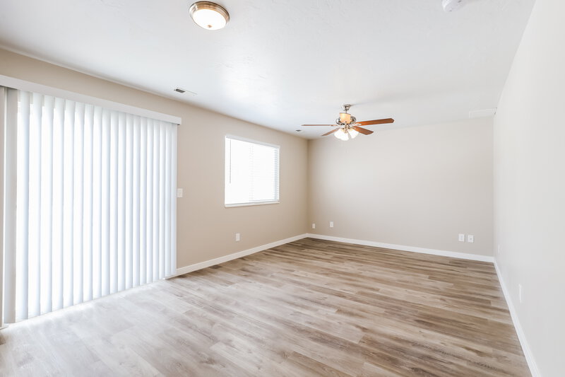 2,670/Mo, 13175 South 3040 West Riverton, UT 84065 Family Room View