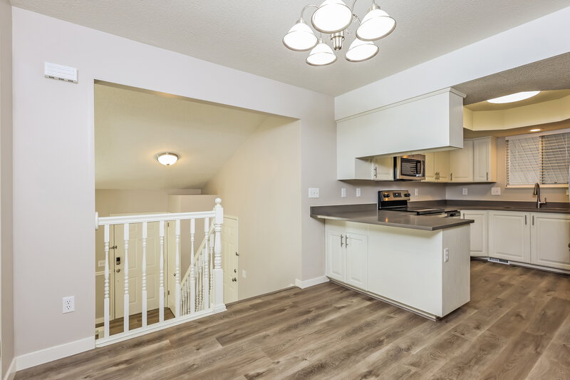 2,450/Mo, 4935 S 3000 W Roy, UT 84067 Dining Room View