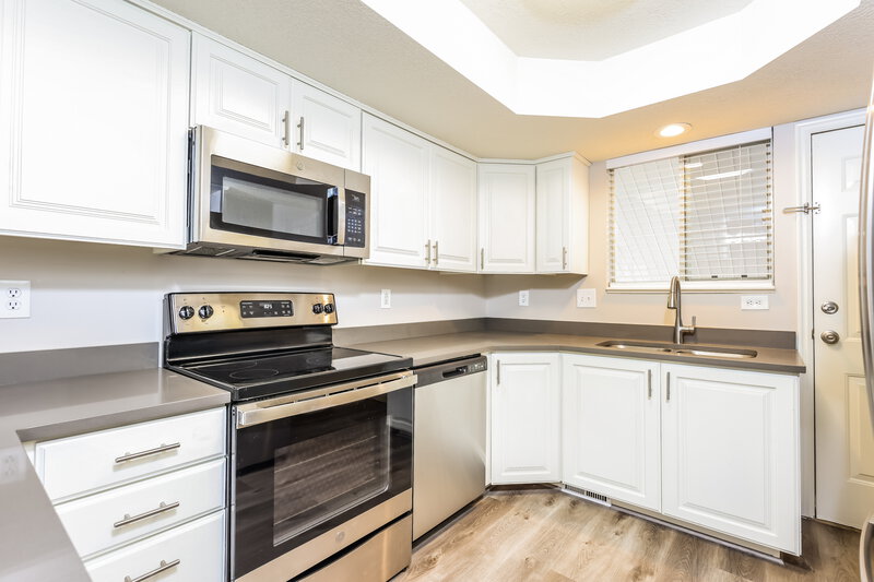 2,450/Mo, 4935 S 3000 W Roy, UT 84067 Kitchen View