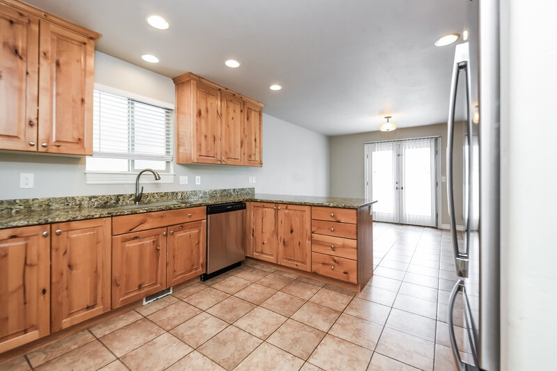 3,045/Mo, 7054 West Dry Sycamore Lane West Jordan, UT 84081 Kitchen View 2