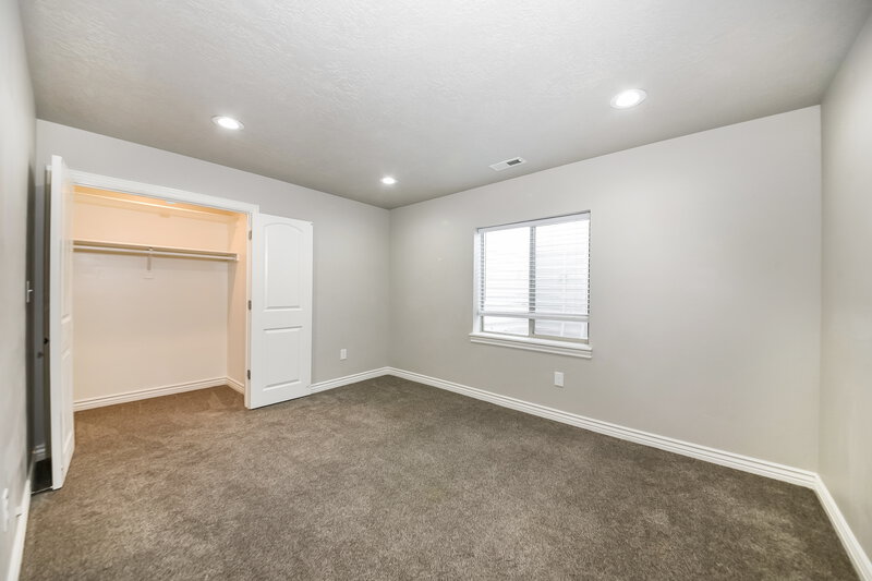 3,045/Mo, 7054 West Dry Sycamore Lane West Jordan, UT 84081 Bedroom View 3