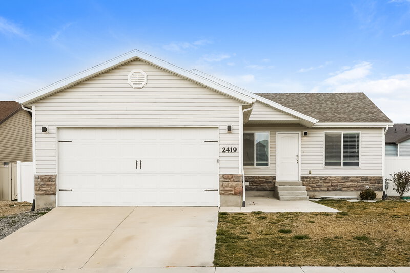 2,145/Mo, 2419 E Prairie Ln Eagle Mountain, UT 84005 External View