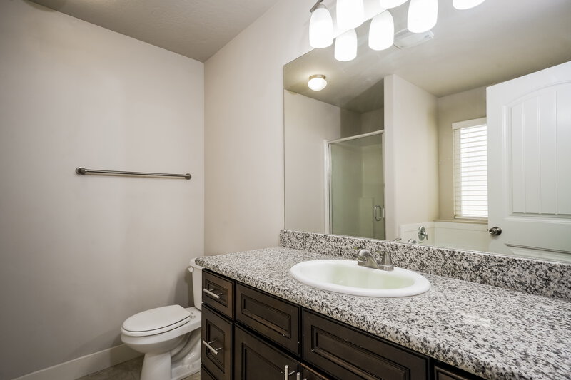 2,145/Mo, 2419 E Prairie Ln Eagle Mountain, UT 84005 Bathroom View 2