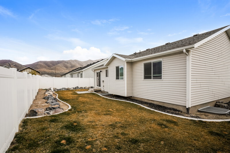 2,145/Mo, 2419 E Prairie Ln Eagle Mountain, UT 84005 Rear View