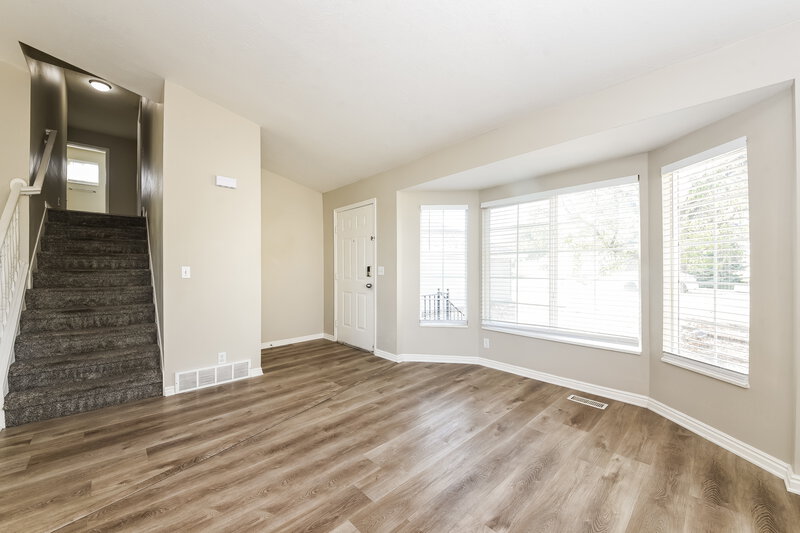 3,050/Mo, 5433 W Branbury Ct Salt Lake City, UT 84118 Living Room View 2