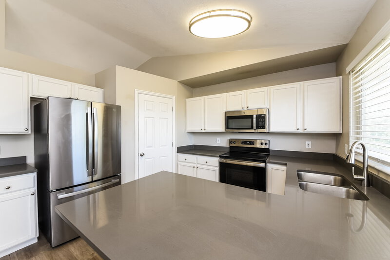 3,050/Mo, 5433 W Branbury Ct Salt Lake City, UT 84118 Kitchen View