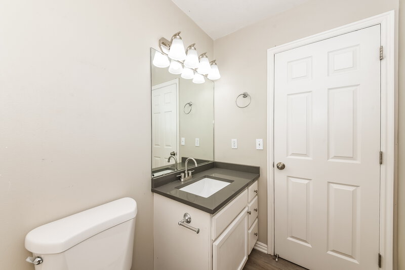 3,050/Mo, 5433 W Branbury Ct Salt Lake City, UT 84118 Bathroom View