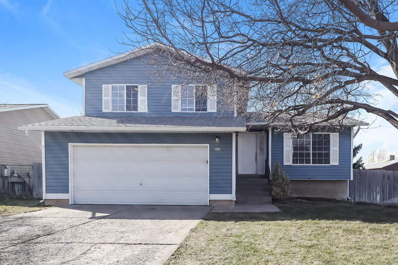 2,610/Mo, 202 E 1900 S Clearfield, UT 84015 External View