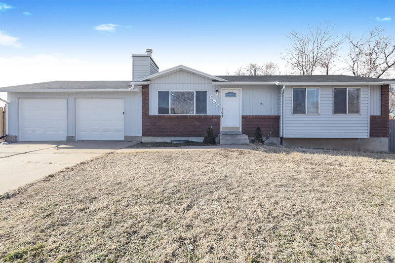 2,415/Mo, 690 W 650 N Clearfield, UT 84015 External View