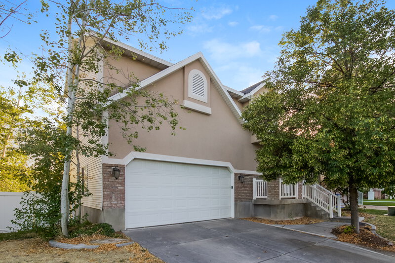 2,695/Mo, 1412 S Pebblecreek Dr Layton, UT 84041 Front View