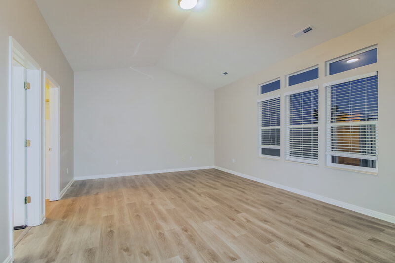 2,695/Mo, 1412 S Pebblecreek Dr Layton, UT 84041 Main Bedroom View 2