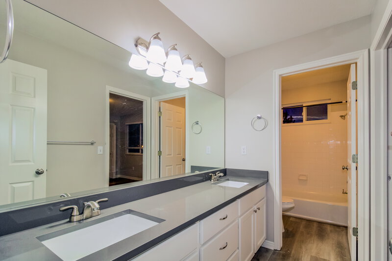2,695/Mo, 1412 S Pebblecreek Dr Layton, UT 84041 Main Bathroom View