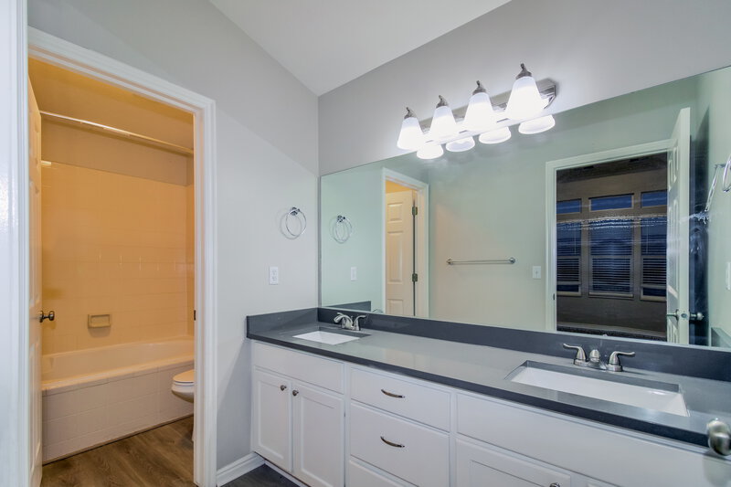 2,695/Mo, 1412 S Pebblecreek Dr Layton, UT 84041 Bathroom View