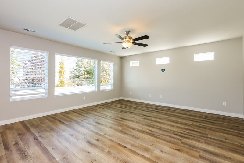 2,640/Mo, 3448 W Oak Crest Dr Lehi, UT 84043 Living Room View