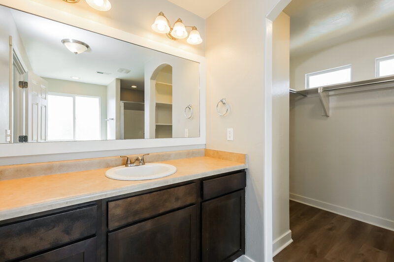 2,640/Mo, 3448 W Oak Crest Dr Lehi, UT 84043 Main Bathroom View