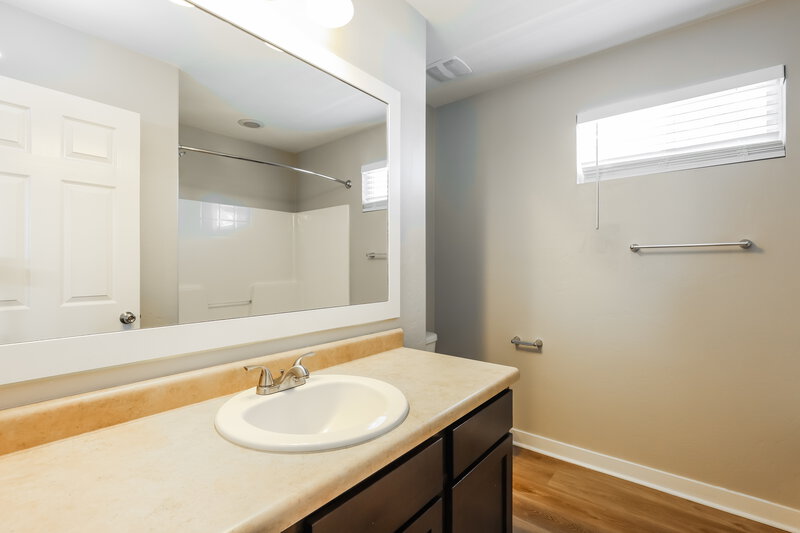 2,640/Mo, 3448 W Oak Crest Dr Lehi, UT 84043 Bathroom View