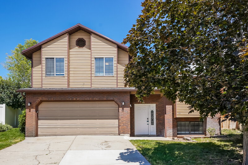 2,625/Mo, 149 N 400 W Clearfield, UT 84015 External View