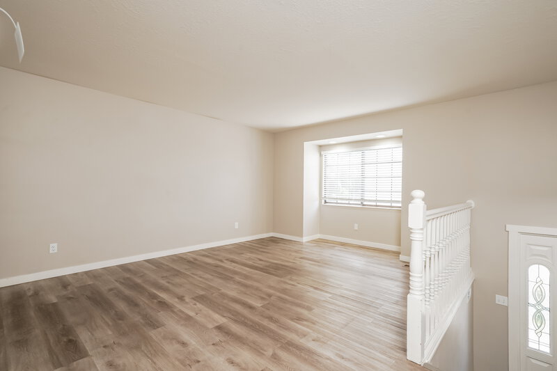 2,625/Mo, 149 N 400 W Clearfield, UT 84015 Living Room View 2