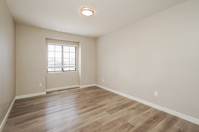 2,625/Mo, 149 N 400 W Clearfield, UT 84015 Bedroom View 2