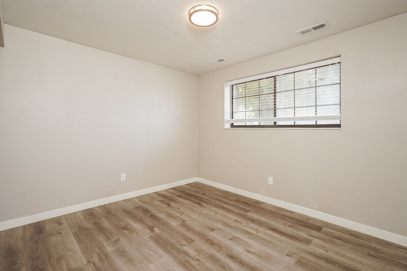 2,625/Mo, 149 N 400 W Clearfield, UT 84015 Bedroom View 3