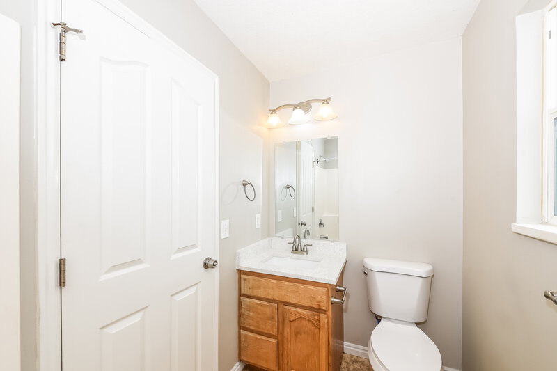 2,635/Mo, 1116 N Mustang Ln Saratoga Springs, UT 84045 Main Bathroom View