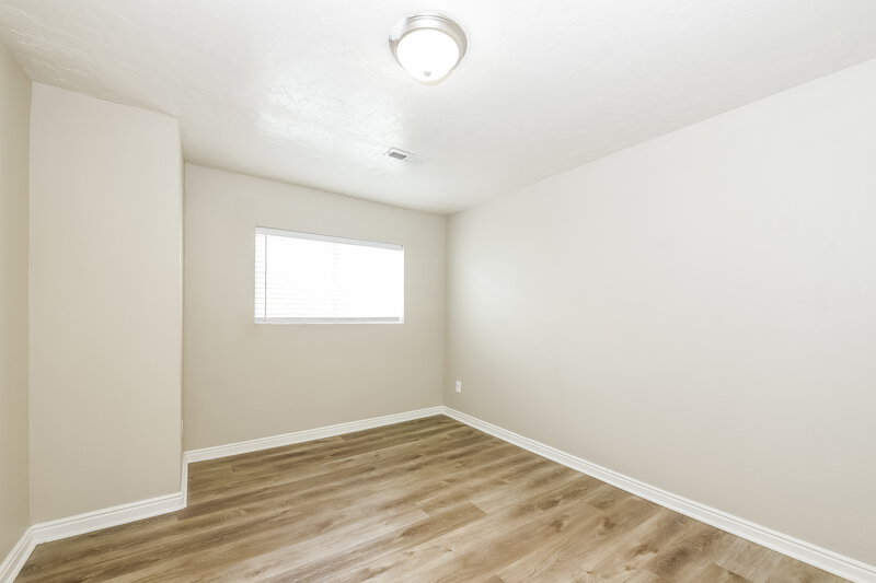 2,635/Mo, 1116 N Mustang Ln Saratoga Springs, UT 84045 Bedroom View 3