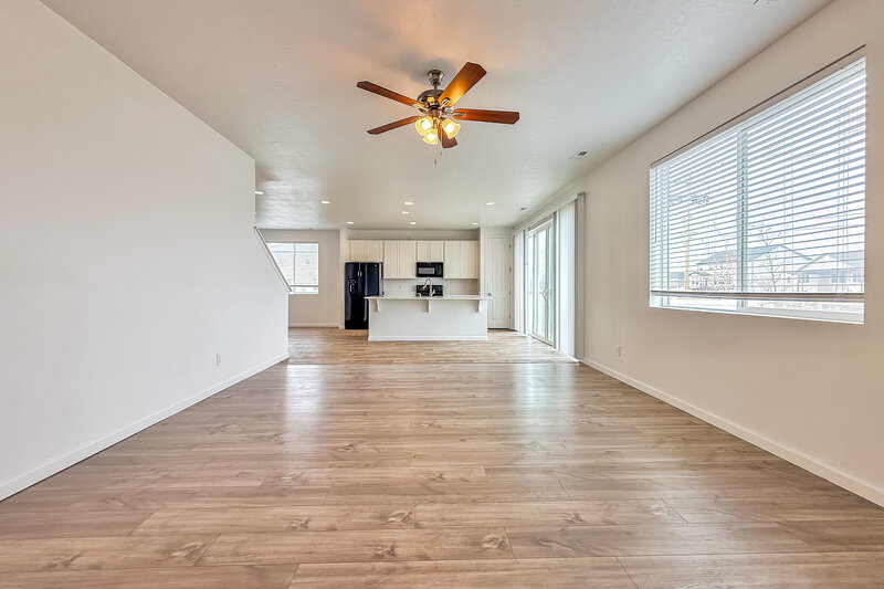 2,765/Mo, 4526 W 1150 S West Point, UT 84015 Living Room View
