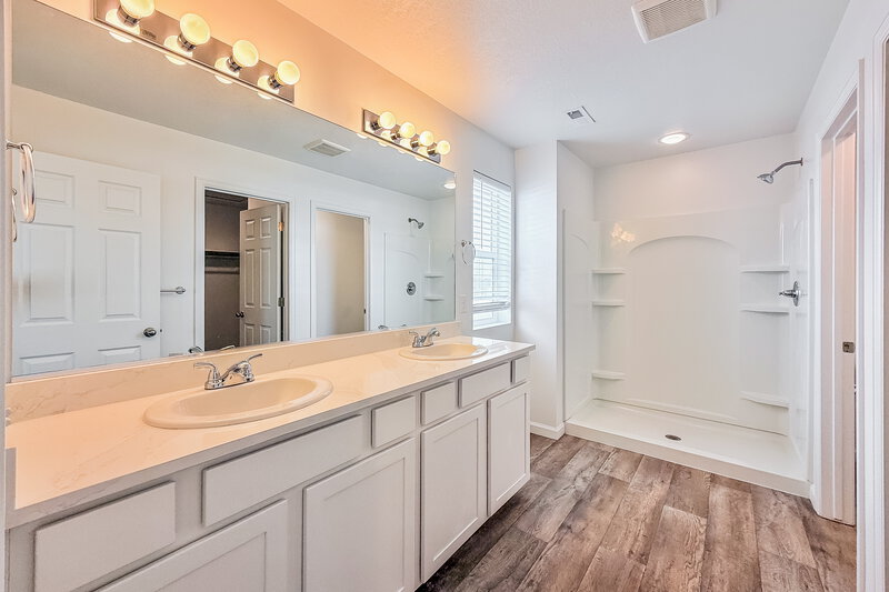 2,765/Mo, 4526 W 1150 S West Point, UT 84015 Main Bathroom View