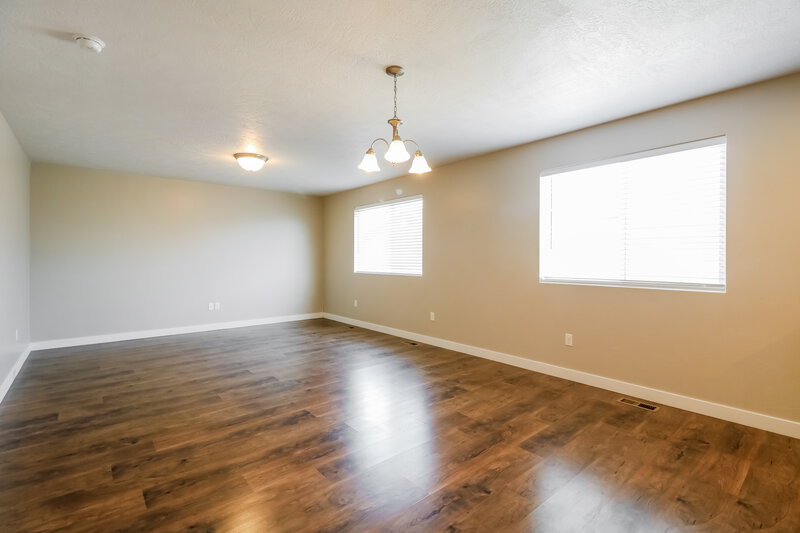 2,860/Mo, 3073 S Red Pine Dr Saratoga Springs, UT 84045 Dining Room View