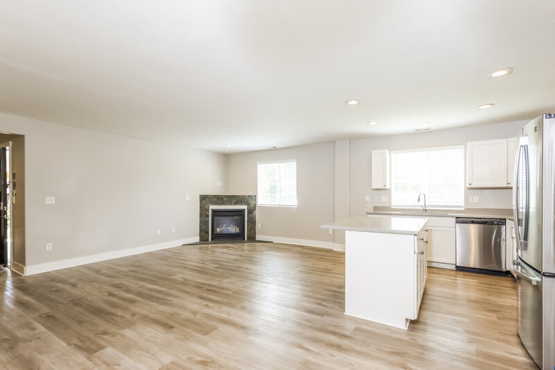 2,630/Mo, 137 E 1910 N Tooele, UT 84074 Living Room View 2